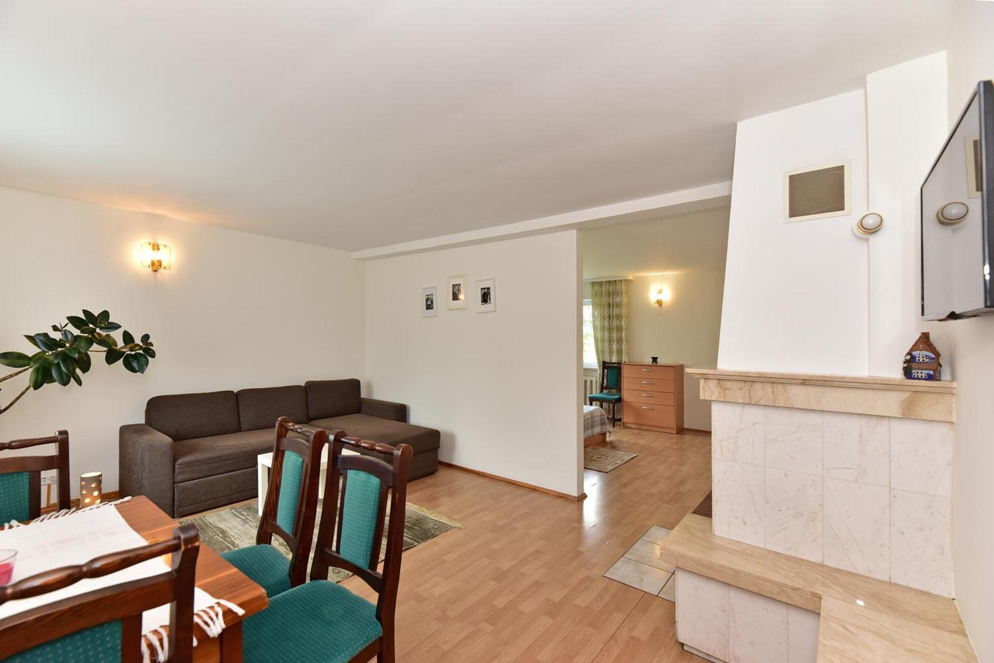 Augutes Zurlienes Apartamentai Тракай Экстерьер фото